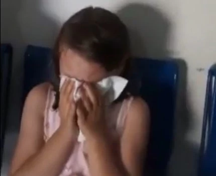 Προσαγωγή πατριωτών στην Δράμα επειδή «τόλμησαν» να φωνάξουν για τη Μακεδονία – Εσυραν μέχρι και κοριτσάκι στο αστυνομικό τμήμα! (βίντεο)